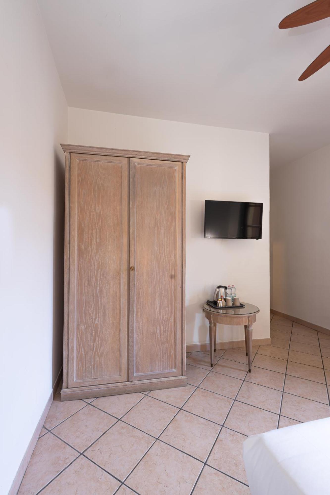 Hotel Tornielli 9 By Lvg Hotel Collection Novara Zewnętrze zdjęcie